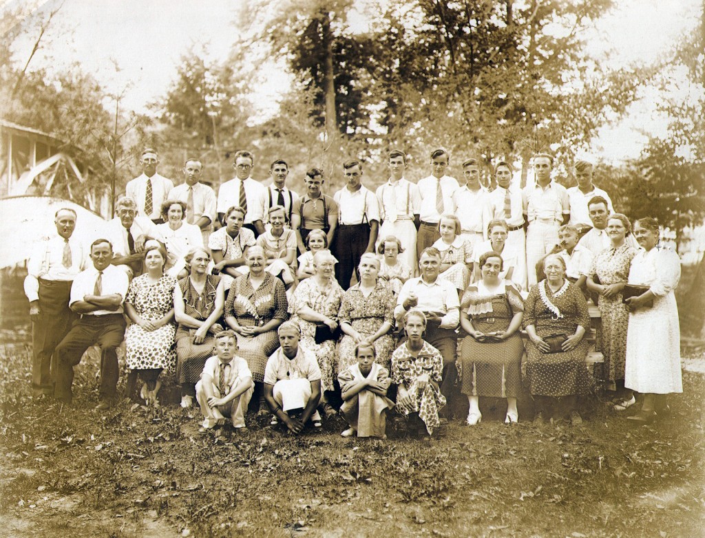 Sunday School Picnic at Knobels Grove 1937