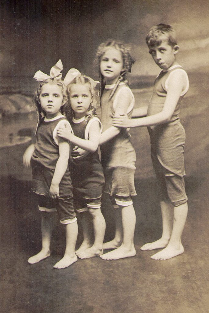 Mary Ann Reed, Ella Bibby, Ethel Bibby, Edgar Reed Jr. 1916