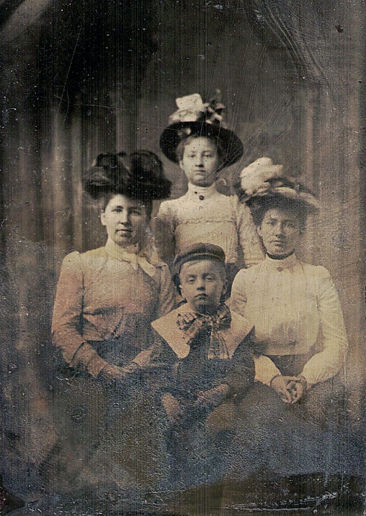 Martha Jane, Annie Frances, Mary Emma, and Raymond Joseph Hagenbuch, c. 1902
