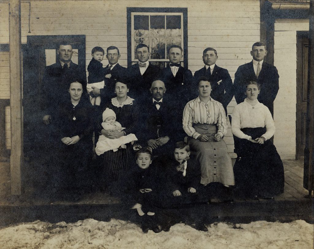 Abraham Gutshall Family, 1915