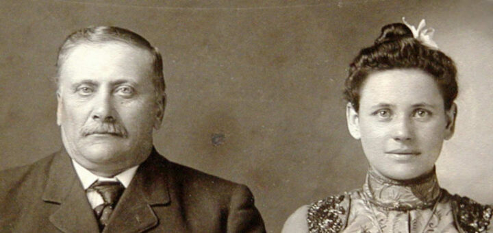 Amos Hagenbuch, Mary L. Hayworth, Gable, 1902