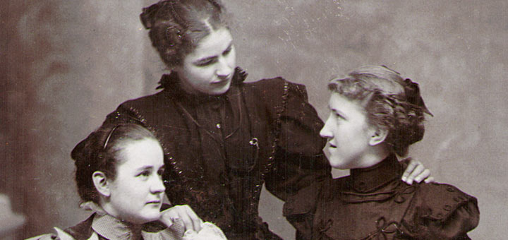 Kathryn Hagenbuch, Margaret Lindner & Bessie Coleman, 1898