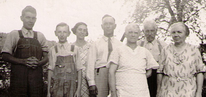 Cromis and Sechler Family Members, 1936