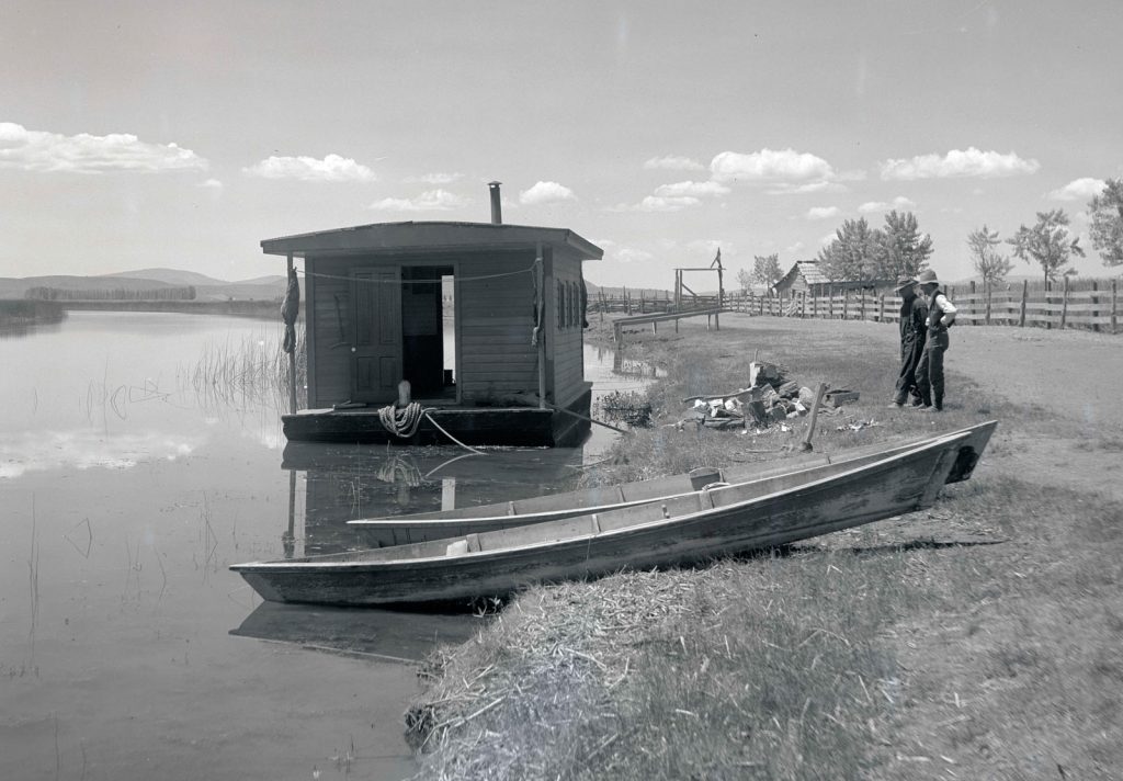 Klamath River Skiff, Houseboat