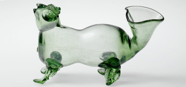 A glass dog-shaped bottle, a schnapshund, from the Wistar Glass Works made during the mid-1700s. Credit: Metropolitan Museum of Art
