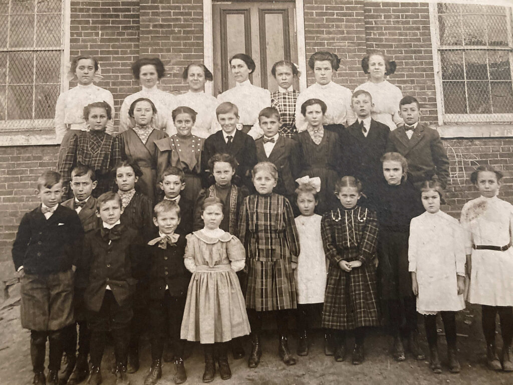 Limestoneville School Class Photo 1911