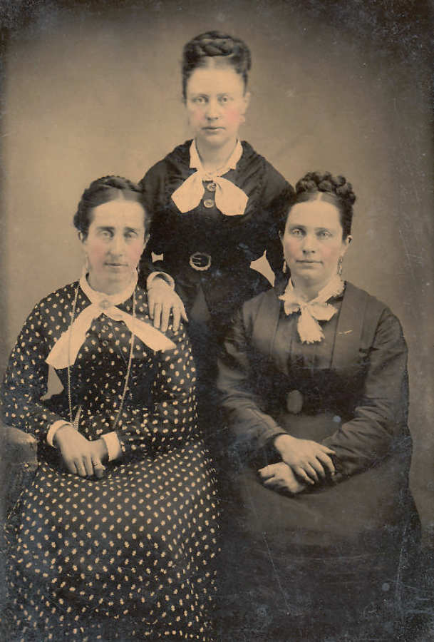 Anna, Emma, Elmira Hagenbaugh