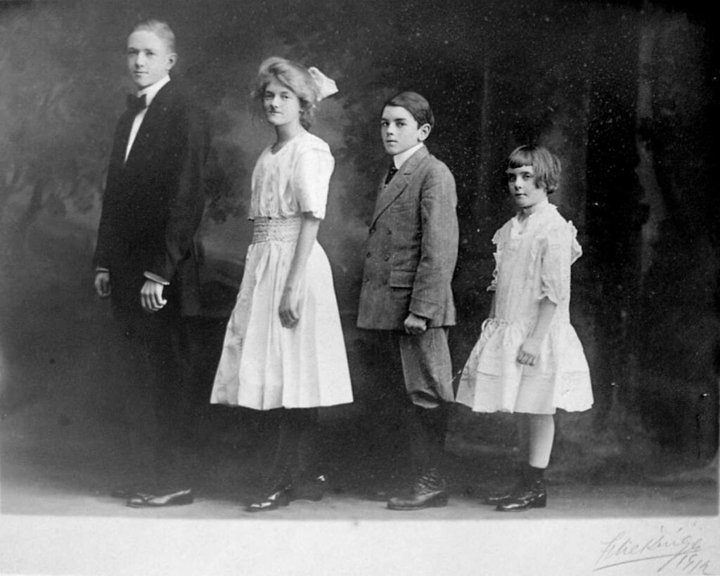 Children John D. Hagenbuch: Jacob, Anna, James, Maydell, 1912