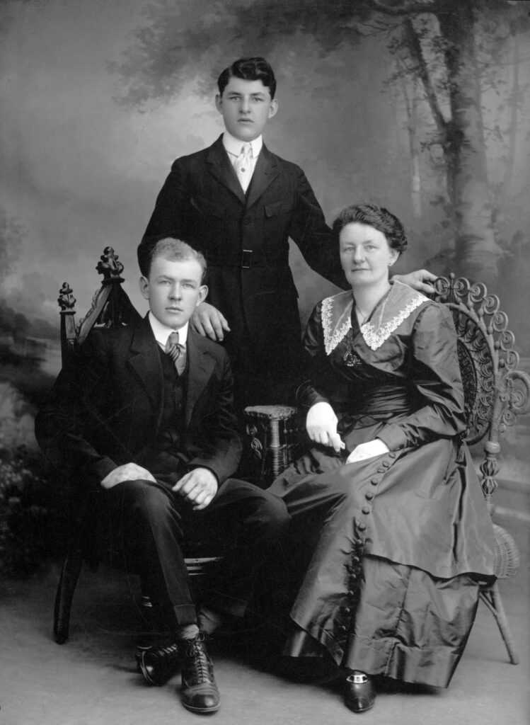 John, George, Annie Hagenbuch, 1917