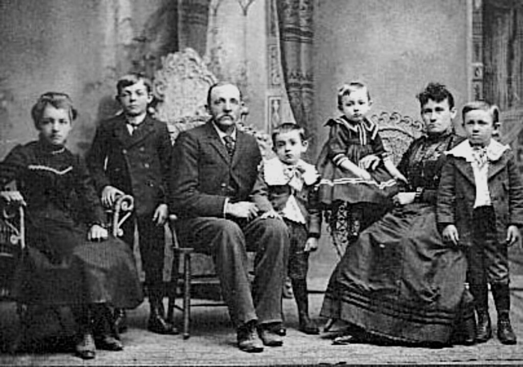William Hurley Wolfe Family, 1902