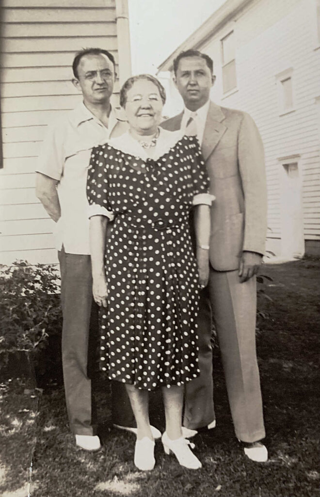 Evan, Harriet, Carl Hagenbuch, 1940
