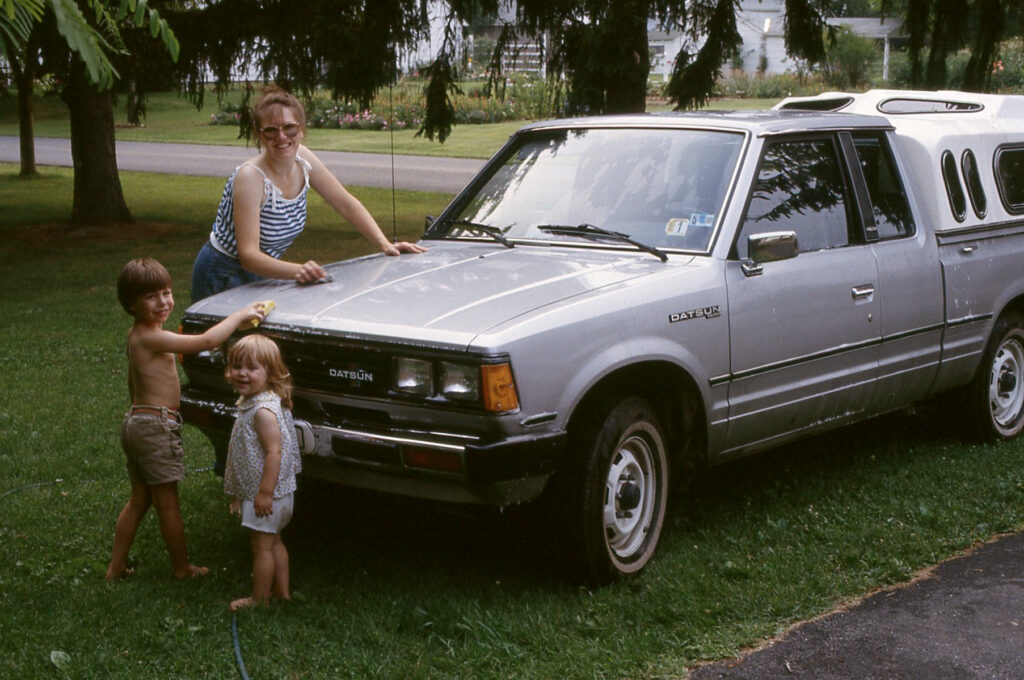 Datsun Truck King Cab Washing 1986