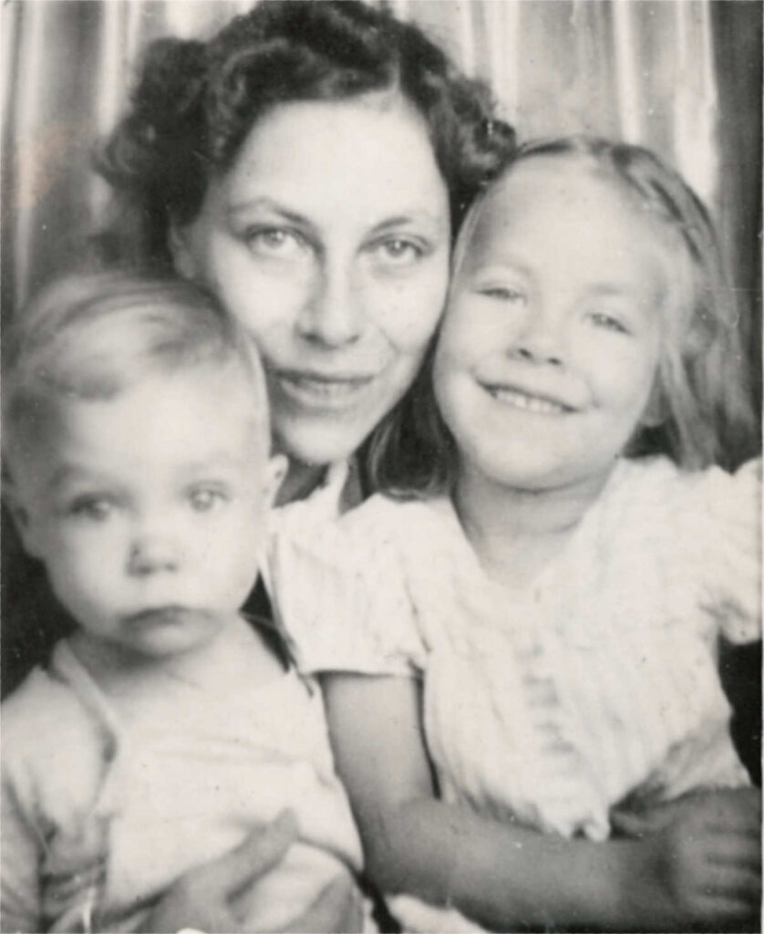 Irene (Faus) Hagenbuch, Robert, Barbara, 1945